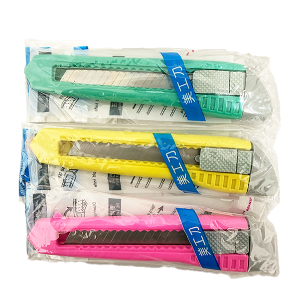 YW-CUTTER PLASTIC - LARGE #802